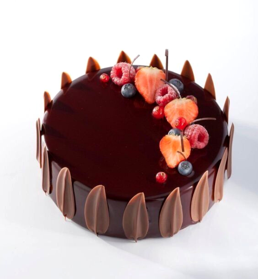 CHOCOLATE BERRIES CAKE